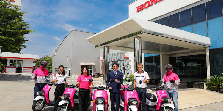 รถจักรยานยนต์ฮอนด้าจับมือ foodpanda ขับเคลื่อน EV Ecosystem สู่ธุรกิจ Food Delivery ด้วย BENLY e: