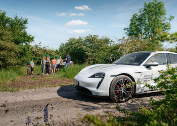 ร่วมเดินทางไปกับปอร์เช่ ไทคานน์ (Porsche Taycan) เพื่อสนับสนุนโครงการพัฒนาท้องถิ่นทั่วทุกมุมโลก