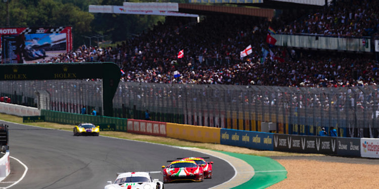 ปอร์เช่คว้าชัยในรุ่น GT จากการแข่งขัน Le Mans 24 ชั่วโมง