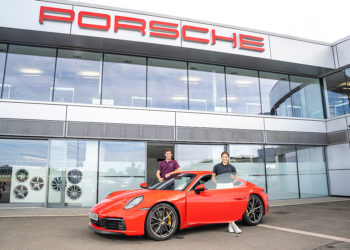 Emma Raducanu ได้รับการเติมเต็มความฝันอันยิ่งใหญ่ กับโอกาสในการโลดแล่นไปกับปอร์เช่ 911 คาร์เรร่า เอส (Carrera S) บนสนาม Silverstone