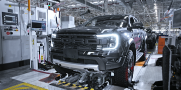 ฟอร์ดเผยเบื้องหลังการผลิตฟอร์ด เรนเจอร์ แร็พเตอร์ เจเนอเรชันใหม่ ตอกย้ำคุณภาพรถกระบะออฟโรดสมรรถนะสูง ผลิตโดยคนไทย