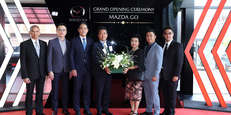 มาสด้าดึงนักธุรกิจแถวหน้ากลุ่มกรุงไทยคาร์ทุ่มงบอีก 300 ล้าน เปิดโชว์รูมและศูนย์บริการแบบครบวงจรพร้อมดูแลลูกค้าแบบพรีเมี่ยม