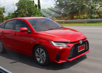 TOYOTA YARIS ATIV ครบเครื่องจนเพื่อนค้อน… ซิตี้คาร์ที่มาเพื่อครองบัลลังก์ !!