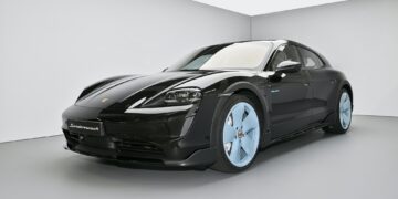 ปอร์เช่ ไทคานน์ สรรสร้างอย่างสมบูณณ์แบบด้วยโปรแกรม Sonderwunsch for JENNIE ปรับแต่งพิเศษสำหรับซุปเปอร์สตาร์คนดังวงแบล็กพิงก์