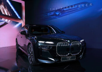 เผยโฉมบีเอ็มดับเบิลยู i7 ใหม่ มอบสุนทรียภาพแห่งการขับขี่ด้วยที่สุดแห่งความหรูหราสง่างาม การขับขี่ที่เร้าใจ และสุดยอดเทคโนโลยีล้ำสมัย