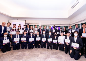 ปอร์เช่ ประเทศไทย รับโล่ห์เกียรติคุณส่งเสริมกิจกรรมนวัตกรรมยานยนต์ไฟฟ้า งาน The EV Hackathon for Sustainability #EV4Sustain