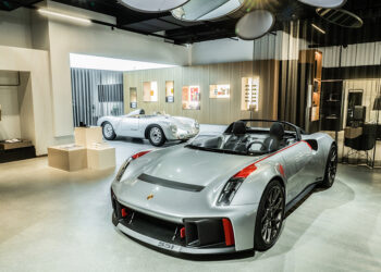 ปอร์เช่เปิดแบรนด์สโตร์แห่งใหม่ใจกลางเมืองสตุ๊ทการ์ท