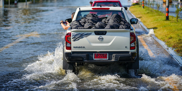 นิสสันลงพื้นที่ช่วยเหลือผู้ประสบภัยน้ำท่วม