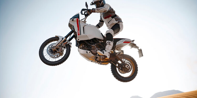 บริษัท โมโตเร อิตาเลียโน เปิดตัว Ducati DesertX ที่มาพร้อมสุดยอดเทคโนโลยี ราคาช่วงเปิดตัว 639,000 บาท เพียง 20 คันเท่านั้น