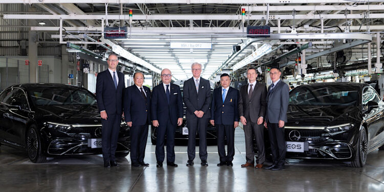 เมอร์เซเดส-เบนซ์ เปิดตัว “EQS 500 4MATIC AMG Premium” รุ่นประกอบในประเทศ ล็อตแรกจากโรงงานอย่างเป็นทางการ