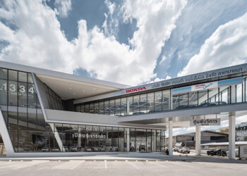 ซัมมิท ฮอนด้า ออโตโมบิล เปิดตัวแฟลกชิปโชว์รูมแห่งใหม่บนถนนบางนา-ตราด กม. 4.5 พร้อมฉลองครอบรอบ 10 ปี แจกรถยนต์HONDA ตั๋วเครื่องบินไป-กลับญี่ปุ่น และทองคำ รวมมูลค่ากว่า 3 ล้านบาท