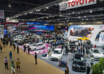 ตลาดรถยนต์ตุลาคมเดินหน้ารับลมหนาว เปิดไตรมาส 4 ที่ 64,618 คัน เติบโต 0.2% ขายสะสม 10 เดือน 698,305 คัน เติบโต 17.1% (ข้อมูลโดยโตโยต้า)