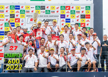 นักบิดไทยกระหึ่มเอเชีย! “สุหทัย” พลิกคว้าชัยโฮมเรซ “รัฐพงษ์-กฤชพร-ปิยวัฒน์” ฉลองโพเดียม “เอเชีย โร้ด” ที่ บุรีรัมย์