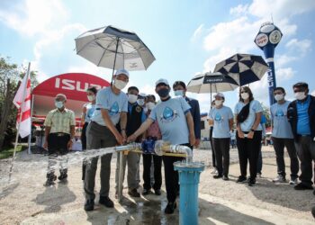 อีซูซุส่งมอบโครงการ “อีซูซุให้น้ำ…เพื่อชีวิต” แห่งที่ 41 แก่โรงเรียนบ้านบ่อแก้ว กำแพงเพชร