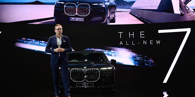 บีเอ็มดับเบิลยู กรุ๊ป ประเทศไทย รักษาแชมป์ผู้นำอันดับหนึ่งในตลาดรถยนต์ พรีเมียมไทย 3 ปีซ้อน