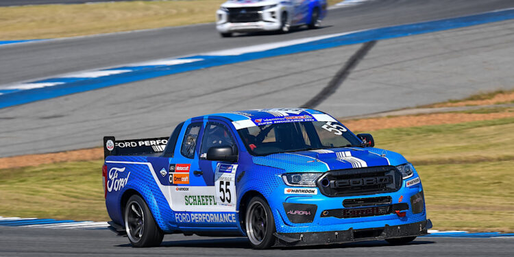 นักแข่งทีมฟอร์ด เพอร์ฟอร์มานซ์ บิลลี่ จอห์นสัน ควบฟอร์ด เรนเจอร์ คว้าแชมป์ในการแข่งขัน Pickup Solo 40 รายการ Idemitsu 1500Super Endurance 2022