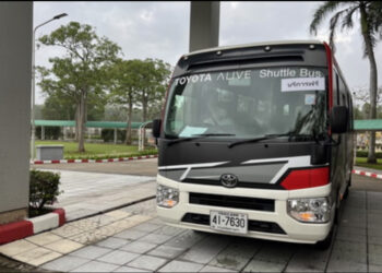 TOYOTA COASTER รถมินิบัสแบบ 20 ที่นั่ง… มีดีอย่างไร !?