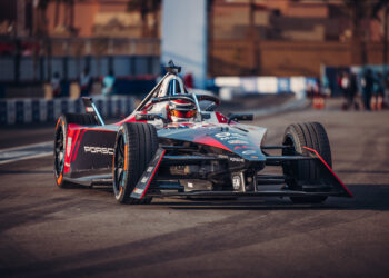 ปอร์เช่ตั้งเป้าชนะต่อเนื่องในการแข่งขัน E-Prix ด้วยการรักษาฟอร์มเจ๋ง ณ สนามแรกในอินเดีย