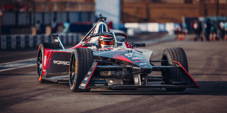 ปอร์เช่ตั้งเป้าชนะต่อเนื่องในการแข่งขัน E-Prix ด้วยการรักษาฟอร์มเจ๋ง ณ สนามแรกในอินเดีย