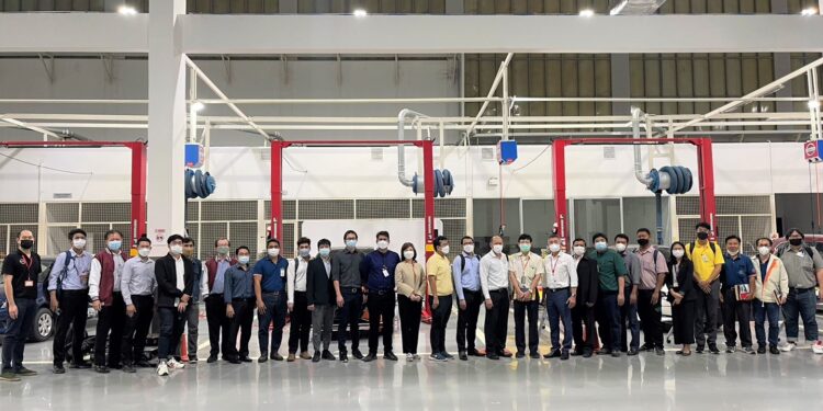 นิสสัน ส่งเสริมการเรียนการสอนด้านเทคโนโลยียานยนต์ไฟฟ้า แก่ คณาจารย์และบุคลากรจาก 5 สถาบันการศึกษา