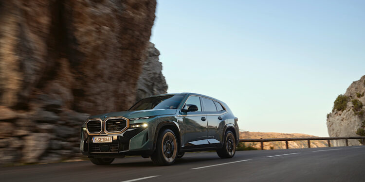 เผยโฉม บีเอ็มดับเบิลยู XM ใหม่ นิยามใหม่สู่อีกขั้นของความหรูหรากับขุมพลังรถสปอร์ตอเนกประสงค์ SAV สมรรถนะสูง