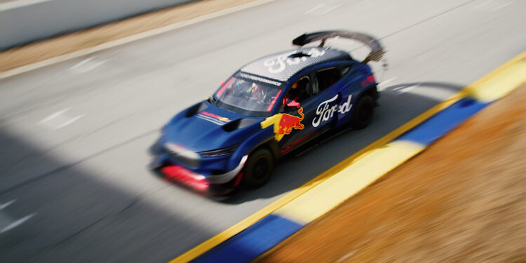 ฟอร์ดจับมือทีมออราเคิล เรดบูล เรซซิ่ง หวนคืนสนามฟอร์มูล่าวันฤดูกาลแรกปี 2026