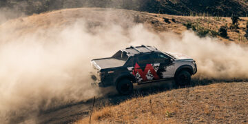 อีซูซุชวนลุ้นภารกิจสุดท้าทายกับหนึ่งในเส้นทางที่อันตรายที่สุดในโลก ในIsuzu V-Cross 4×4 Master Of All Roads Season 2 พร้อมกัน 1เมษายนนี้ 