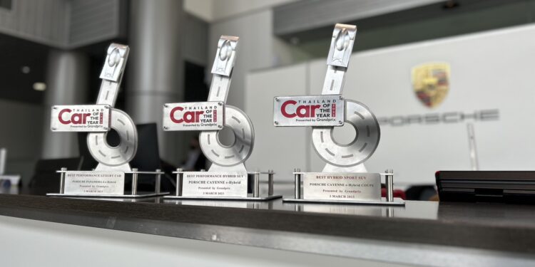 คาร์กูรูการันตีปอร์เช่คือสุดยอดรถสปอร์ตในฝัน กวาด 3 รางวัลรถยนต์ยอดเยี่ยมแห่งปีที่มาพร้อมสมรรถนะชั้นยอด