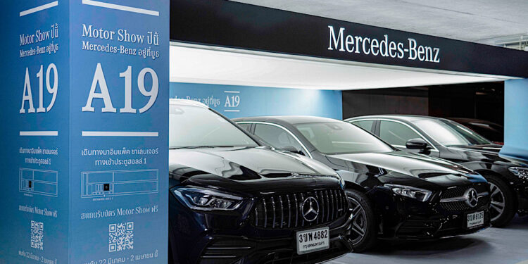 Mercedes-Benz ผุดแคมเปญสุดครีเอท จัด Pop-up Motor Show ที่เสา A19 บนลานจอดรถห้างดัง ชูหมายเลขตำแหน่งใหม่ของบูธ ในงานมอเตอร์โชว์ปีนี้
