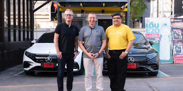 เมอร์เซเดส-เบนซ์ ร่วมมือ กฟผ. เดินหน้าสู่ความเป็นกลางทางคาร์บอน ผ่านการทดสอบการขับขี่รถยนต์พลังงานไฟฟ้า 100% รุ่น EQS 500 4MATIC AMG Premium