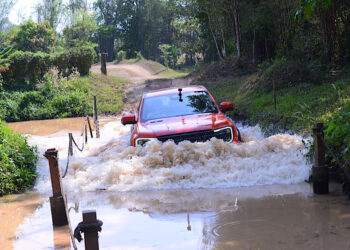 สรยท. จัดอบรมทักษะการขับขี่รถขับเคลื่อน 4 ล้อ