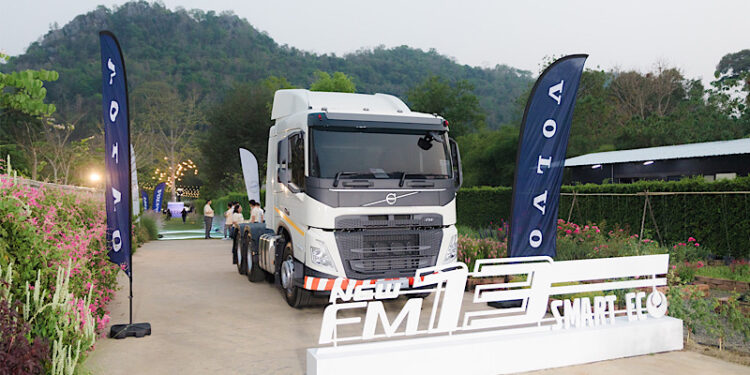 วอลโว่ ทรัคส์ เปิดตัว Volvo FM13 Smart Eco สมรรถนะดีขึ้น ประหยัดน้ำมันกว่าเดิม