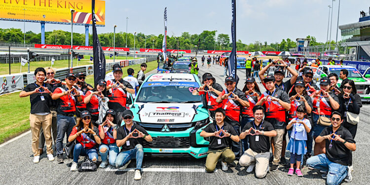 มิตซูบิชิ มอเตอร์ส ประเทศไทย พาลูกค้าเกาะขอบสนาม เชียร์ Thailand Super Series 2023