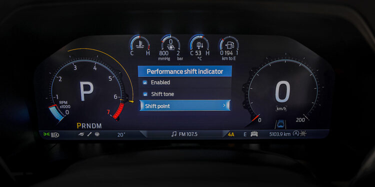 ทำความรู้จัก ‘ไฟแจ้งเตือนการเปลี่ยนเกียร์แบบเลือกได้’ ฟีเจอร์โดนใจคอมอเตอร์สปอร์ตในรถฟอร์ด เรนเจอร์ แร็พเตอร์