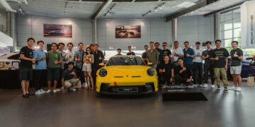 ‘ธีระ ซอโสตถิกุล’ ตัวจริงเรื่องสะสมยนตรกรรมสปอร์ต รับจบเป็นเจ้าของ “ปอร์เช่ 911 GT3” พร้อมชุดแต่งครบเซ็ท คันแรกแห่งอาเซียน!