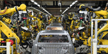 มิตซูบิชิทุ่มงบลงทุนเปิดสายการผลิตใหม่! ควบคุมการผลิต ออล-นิว มิตซูบิชิ ไทรทัน ด้วยหุ่นยนต์สุดไฮเทคและแม่นยำ