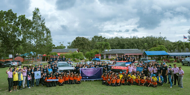 ฟอร์ดรวมพลังอาสาสมัครจัด Global Caring Month ทั่วโลก สานต่อกิจกรรม Water Go Green ปีที่ 8 ในไทย