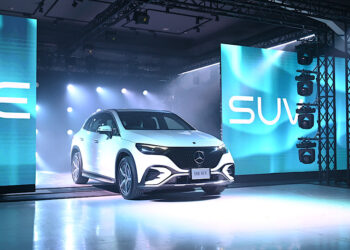 เมอร์เซเดส-เบนซ์ ขยายไลน์อัพ EQE SUV ครบ 3 รุ่น รองรับกลุ่มลูกค้าอีวีที่เติบโตอย่างต่อเนื่อง พร้อมเผยไฮไลท์สุดพิเศษแบบจัดเต็มในงาน Mercedes-Benz StarFest 2023
