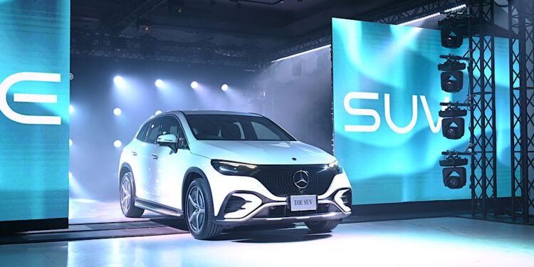 เมอร์เซเดส-เบนซ์ ขยายไลน์อัพ EQE SUV ครบ 3 รุ่น รองรับกลุ่มลูกค้าอีวีที่เติบโตอย่างต่อเนื่อง พร้อมเผยไฮไลท์สุดพิเศษแบบจัดเต็มในงาน Mercedes-Benz StarFest 2023