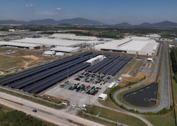 โรงงานฟอร์ดฉลอง ‘หลังคาโรงจอดรถแบบโซลาร์เซลล์’ ขนาดใหญ่ที่สุดในไทย