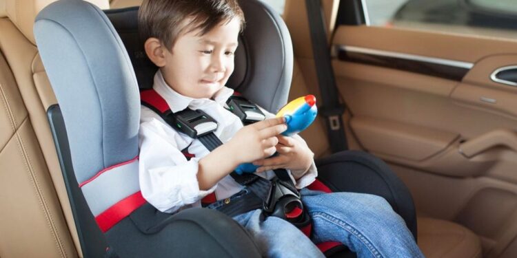 ฟอร์ดแนะนำ 5 เช็คลิสต์พาลูกเดินทางให้สนุกและปลอดภัยในวันเด็ก