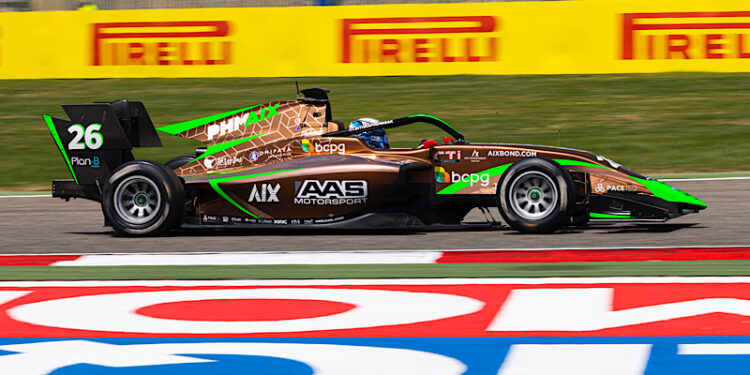 เปิดประสบการณ์สุดยอดการแข่งขันความเร็วระดับเวิลด์คลาส – FIA Formula 3 กับ เติ้น ทัศนพล อินทรภูวศักดิ์