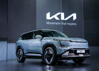 “เกีย เซลส์ (ประเทศไทย)” เปิดตัว “The Kia EV5” รถเอสยูวีขนาดกลาง ไฟฟ้า 100% ครบไลน์อัป ที่ให้ความอเนกประสงค์เต็มรูปแบบรุ่นแรกในไทย ราคาพิเศษช่วงเปิดตัวเริ่มต้น 1,249,000 บาท ในงานมอเตอร์โชว์ ครั้งที่ 45