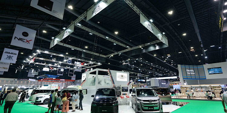 อีตั้น กรุ๊ป พร้อมรุกงาน MOTOR SHOW 2024 ส่ง 2 ชุดแต่ง BLACK PEARL และ WABI ตั้งเป้ายอดขายจบงาน 100  คัน  ​