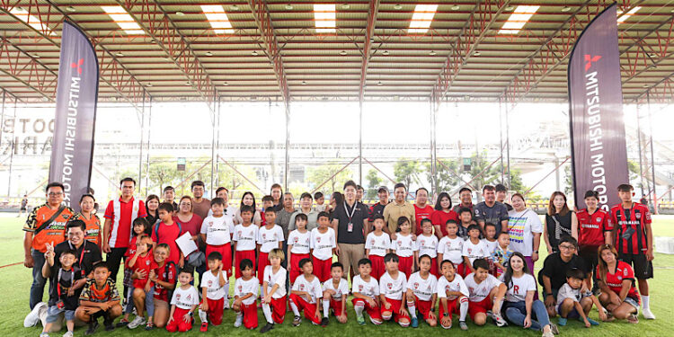 มิตซูบิชิ มอเตอร์ส ประเทศไทย มอบประสบการณ์สุดเอ็กซ์คลูซีฟ สานฝันเยาวชน ร่วมกิจกรรมจูงมือนักเตะลงสู่สนาม ปีที่ 2
