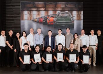 เอเอเอสฯ ยกระดับการบริการสู่ความเป็นเลิศในฐานะ Porsche Classic Partner แห่งแรกของโลก มั่นใจด้วยทีมช่างผู้เชี่ยวชาญระดับเหรียญทอง ที่พร้อมดูแลรถปอร์เช่คลาสสิคทุกคันแบบมืออาชีพ