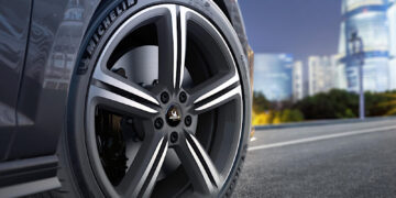 ยางรถยนต์ที่ผลิตขึ้นเป็นพิเศษสำหรับรถสปอร์ตไฟฟ้า ‘ปอร์เช่ มาคันน์’