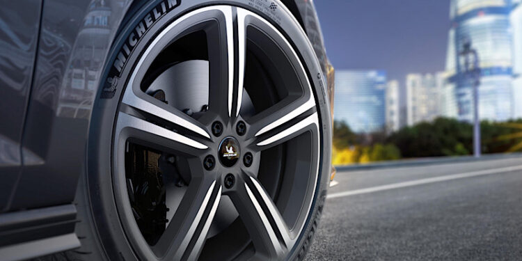 ยางรถยนต์ที่ผลิตขึ้นเป็นพิเศษสำหรับรถสปอร์ตไฟฟ้า ‘ปอร์เช่ มาคันน์’