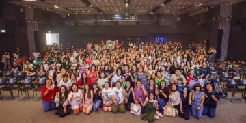 แฟนคลับฟิน! กระทบไหล่ ป๊ายปาย โอริโอ ดารานักแข่งคนใหม่ ในกิจกรรม Toyota ALIVE Racing in Motion