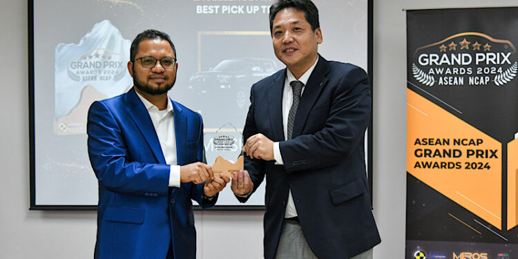 ออล-นิว มิตซูบิชิ ไทรทัน คว้ารางวัล “รถกระบะยอดเยี่ยม”  จาก อาเซียน เอ็นแคป กรังด์ปรีซ์ อวอร์ด 2024 ด้วยมาตรฐานความปลอดภัยสูงสุด 5 ดาว